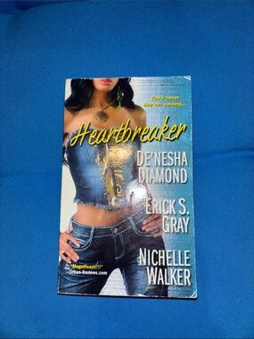 Heartbreaker You’ll Never See Her Coming NWOTS Soft Cover